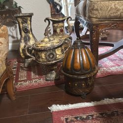3Antique &rustic Vases and 1 Cooper Color 