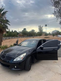 G37 Infiniti sedan 2010