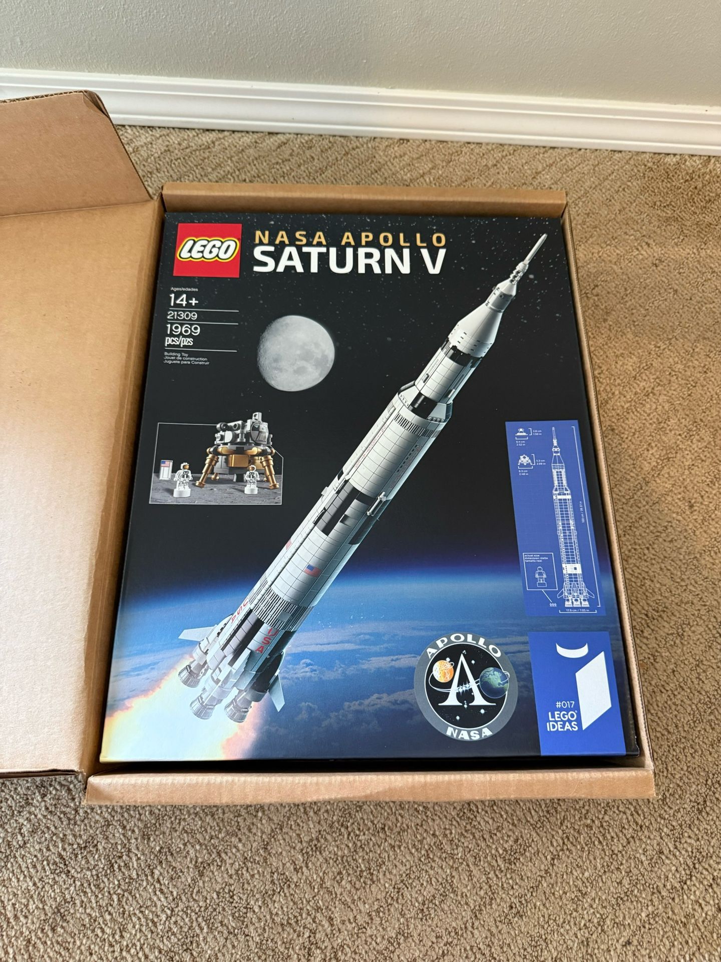 NEW! LEGO Ideas NASA Apollo Saturn V 21309