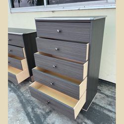 Dresser/ Five drawers dresser