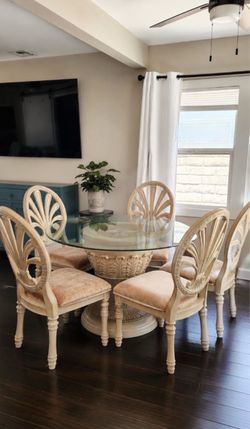 Glass dining table with 5 chairs (USED)