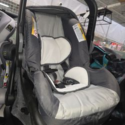 Baby trend ez Lyft car seat