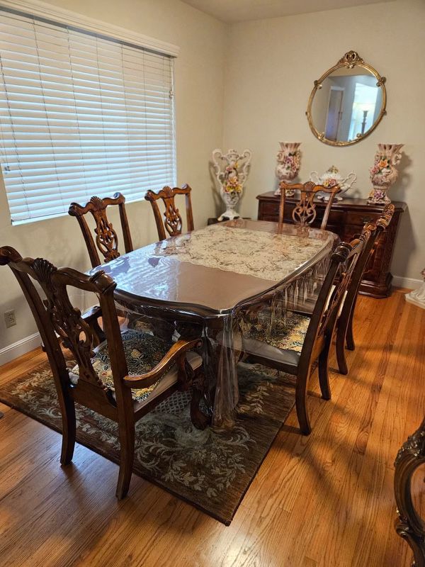 Hardwood Dining Table And Chair Set 