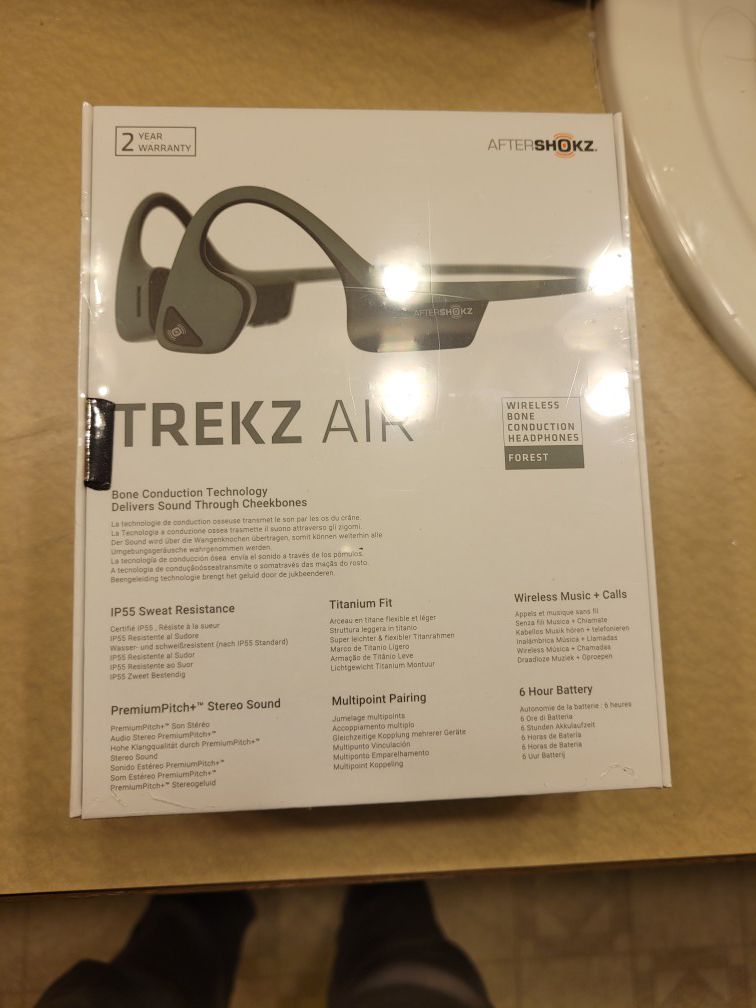 Aftershokz Trekz air titanium bone conduction Bluetooth headphones
