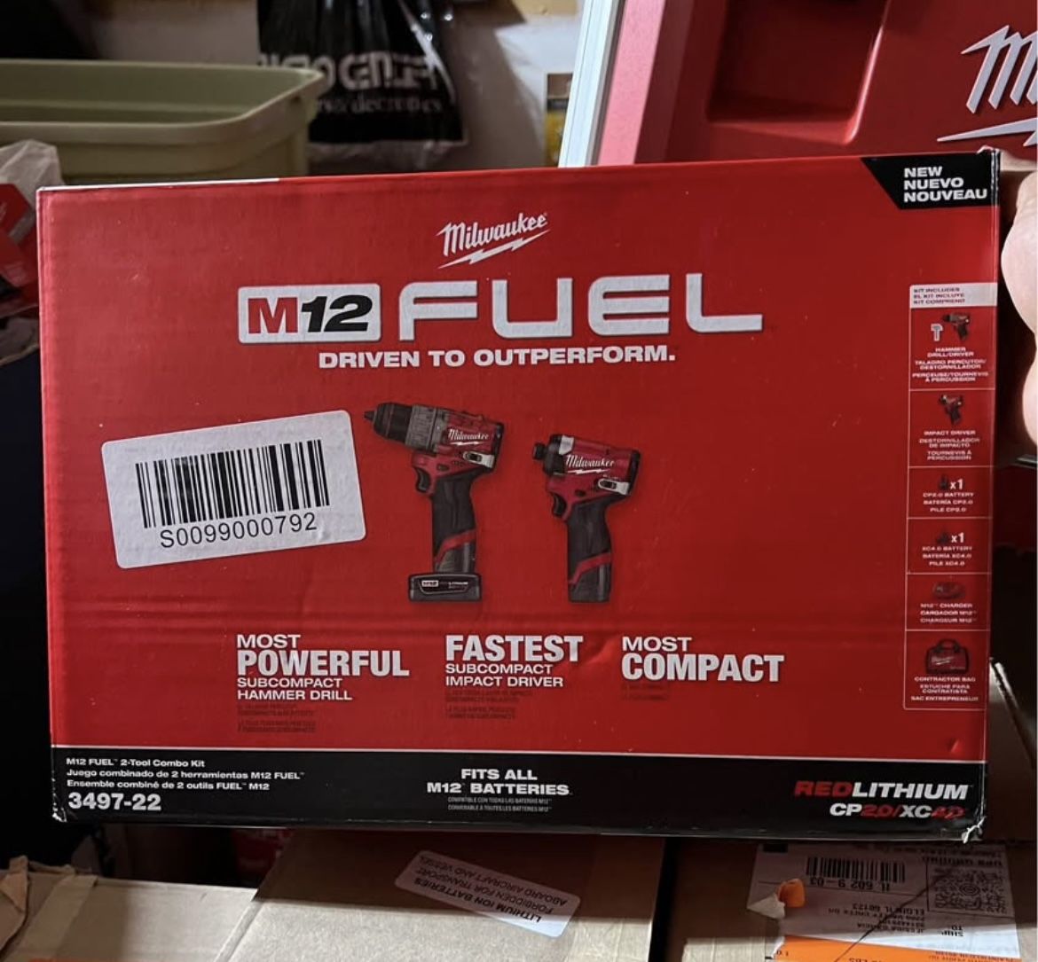 Milwaukee M12 Hammer Drill Kit