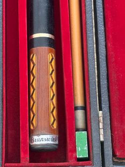 Pool cue - Vintage Brunswick $150.00  Weight is 18.26 oz vintage 1969