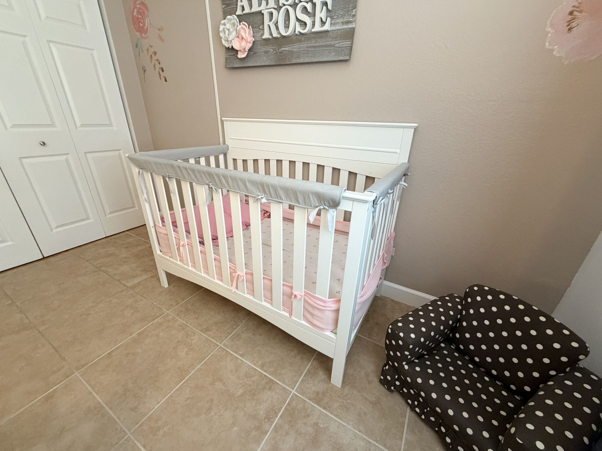 6 in 1 Baby Crib (Used/Cuna de Bebe)