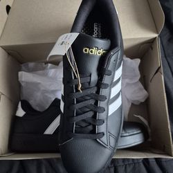 Adidas men size 10