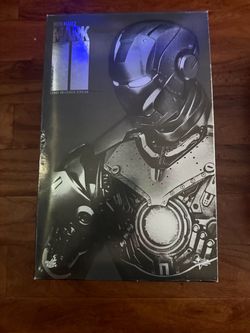 Hot Toys Iron Man 2 Mark II Armor Unleashed Version