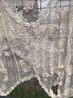 Lacy Like Top M/L Tag Says