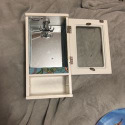 Great Jewelry Box For Rings And Necklaces 