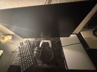ps5 slim disk digital edition comes with controller and cables  with  LG 27in moniter and steel-series keyboard/steel-series mouse,and black and white
