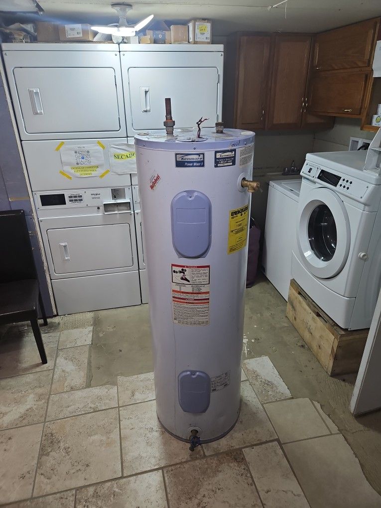 Electric Working Kenmore 40 Gallon Water Heater