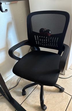 Desk chair with back pocket  like new