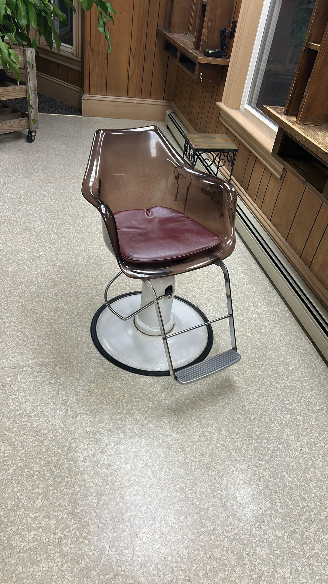 Salon Styling Chairs 