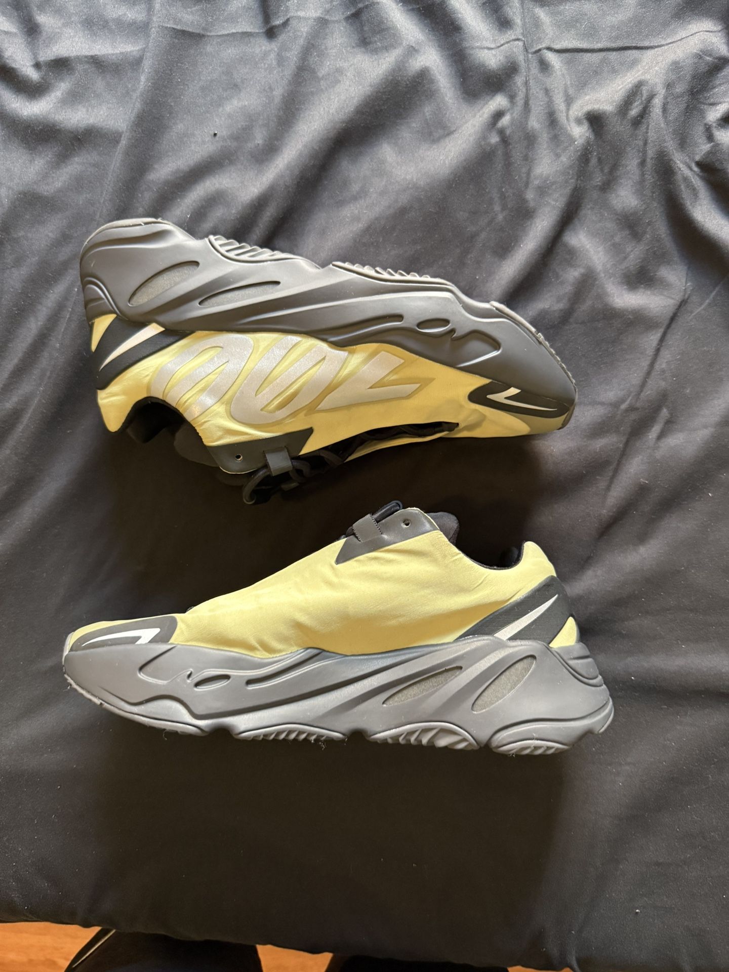 Adidas Yeezy Boost 700 MNVN Resin