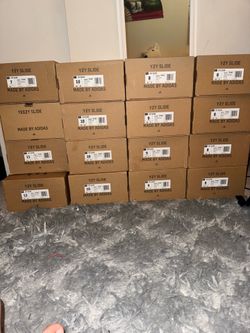 Bulk YEEZY Slides Onyx