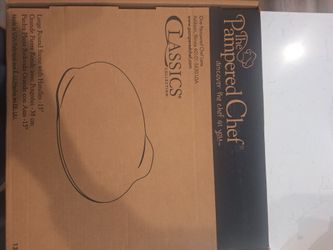 Pampered Chef Large Round Stone with Handles 15inch