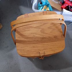 Longaberger Pie Basket / Picnic Basket