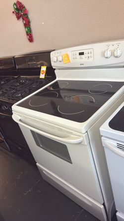Nice like new Kenmore electric stove
