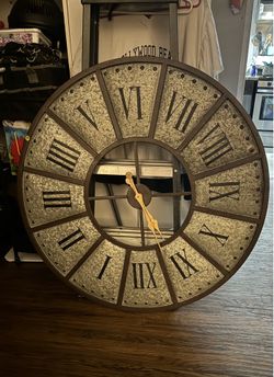 Large metal wall clock works asking 40 don’t need