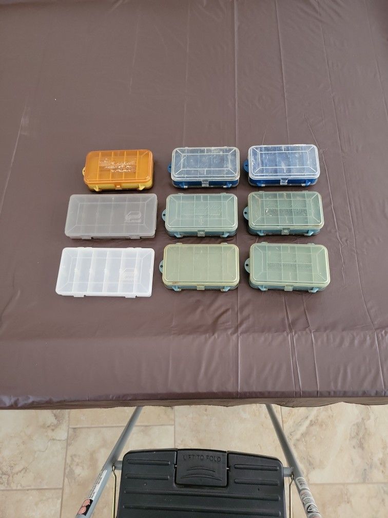 Plastic Boxes For Crafts And Fish Lures