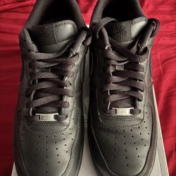 Black Air Force Ones 