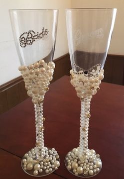 His and Hers / Bride and Groom glasses