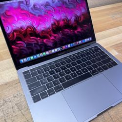2017 13” MacBook Pro - 3.1 GHz i5 - 16GB - 500GB - New Battery