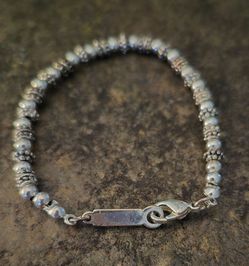 Beaded Silver Tone Bracelet 7.25"