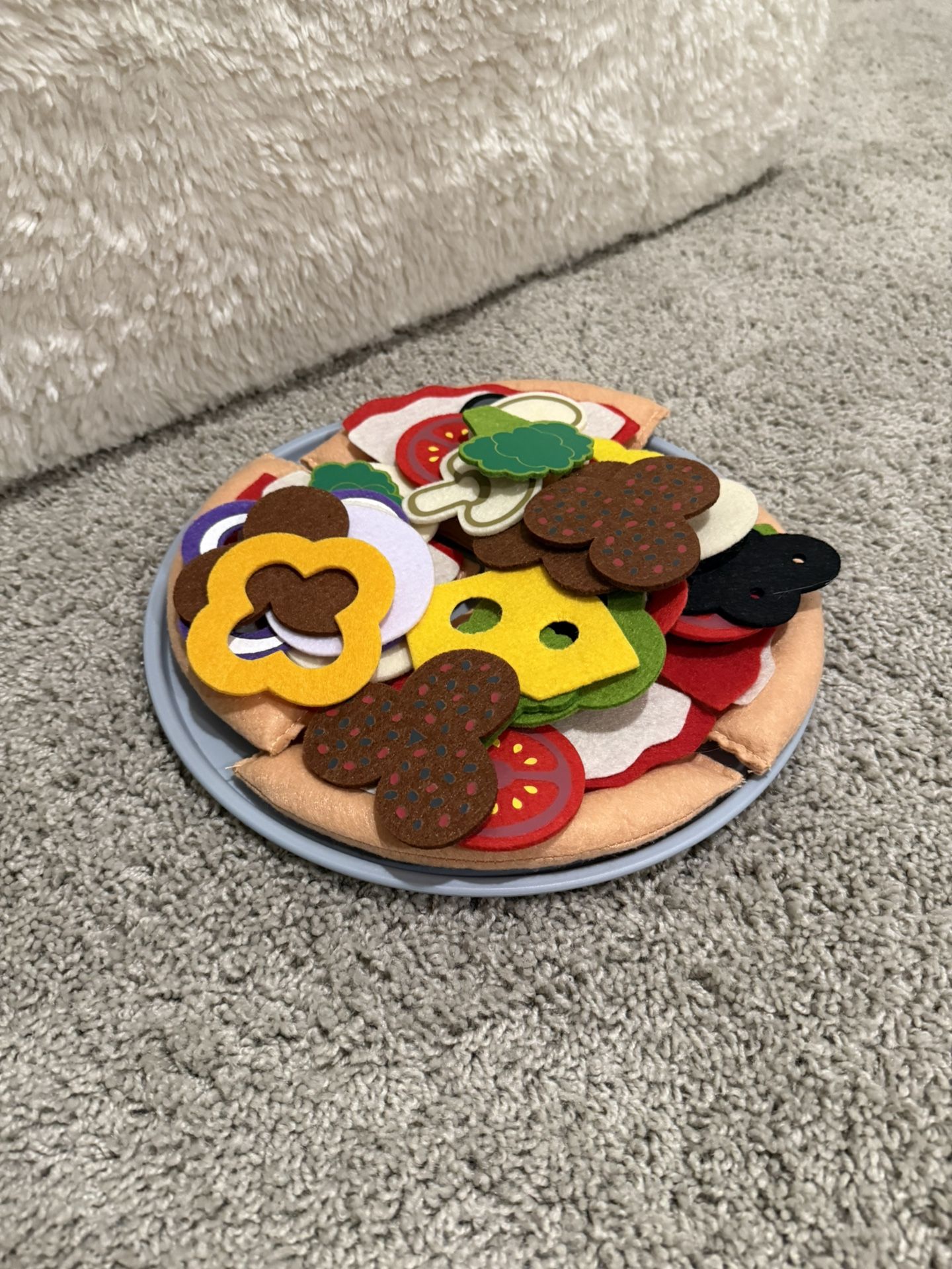 Melissa & Doug Felt Food Mix And Match Pizza Play Food Set
