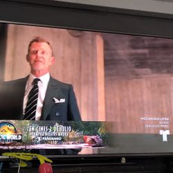 Sharp 80” Tv