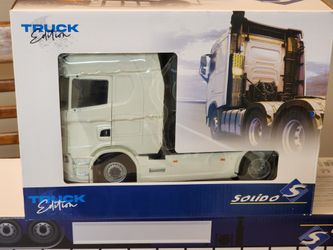 Solido Diecast  Solido 1:24 Semi Truck Edition Scania S580 Highline – Cream – Limited Edition