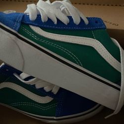 Brand New Vans 5.5 Women 7 Youth