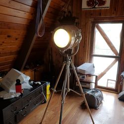 Stainless And Aluminum Spotlight With Tripod