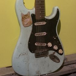 FENDER SQUIER ELECTRIC GUITAR FOR CAT LOVERS & SWIFTIES $100
