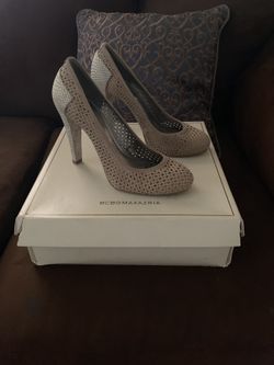 Bcbg size 9