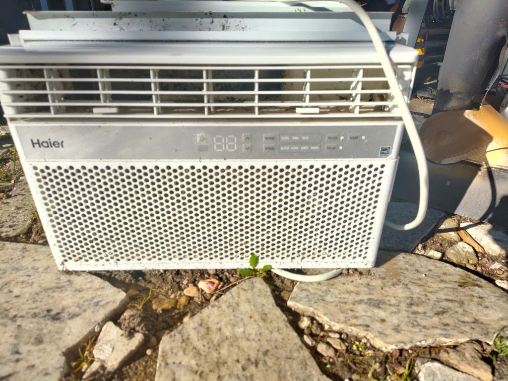 Haier Air Conditioner/Window Unit