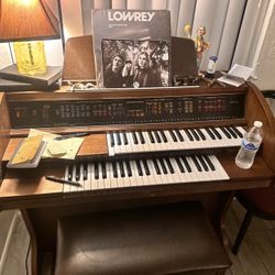 Lowrey Carnival Organ 