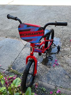 schwinn kid bicycles with training wheels