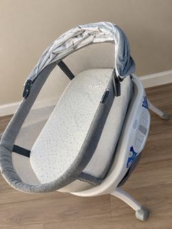 Soothing bassinet