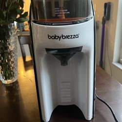 Baby Brezza FRP0046COM Formula Pro Advanced Baby Formula Dispenser