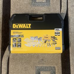 DEWALT 142Pc Mechanics Toolbox