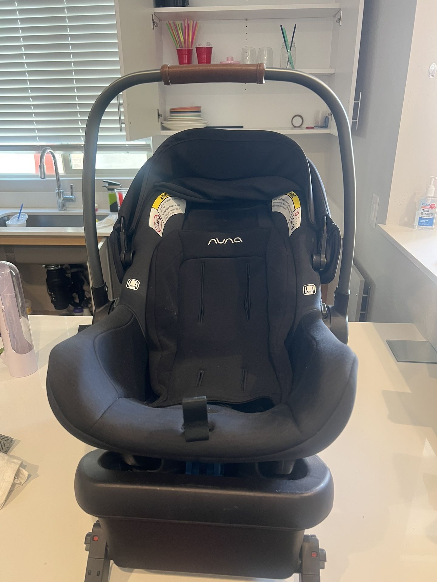 Nuna Car seat and base