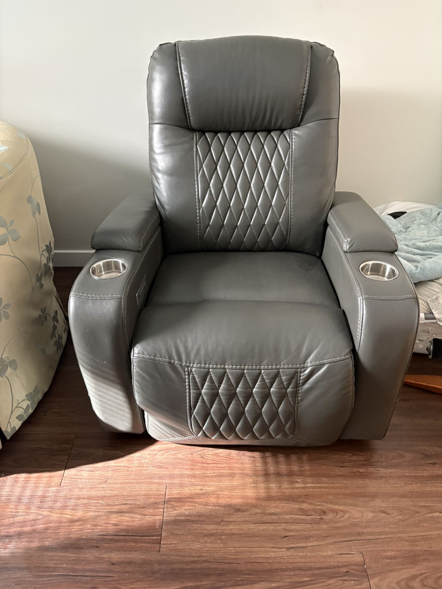 Leather Reclining /Automatic Chair