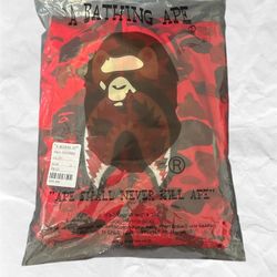 *BRAND NEW* Red Bape Hoodie (size L) Ready To Be Shipped! 🚚💨