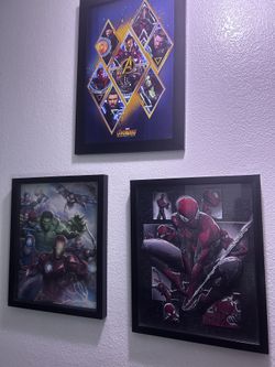 Avengers Marvel 3D Picture Frames & Light Up Head 