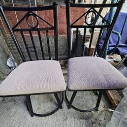 2 Used Chairs / 2 Sillas Usadas