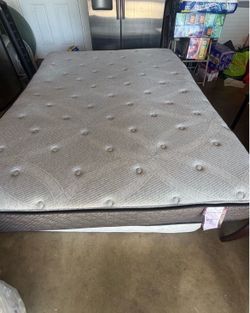 QUEEN BED MATTRESS