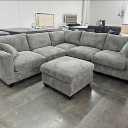 BRAND NEW 4PC SECTIONAL SOFA SET WITH OTTOMAN AND ACCENT PILLOWS INCLUDED $499